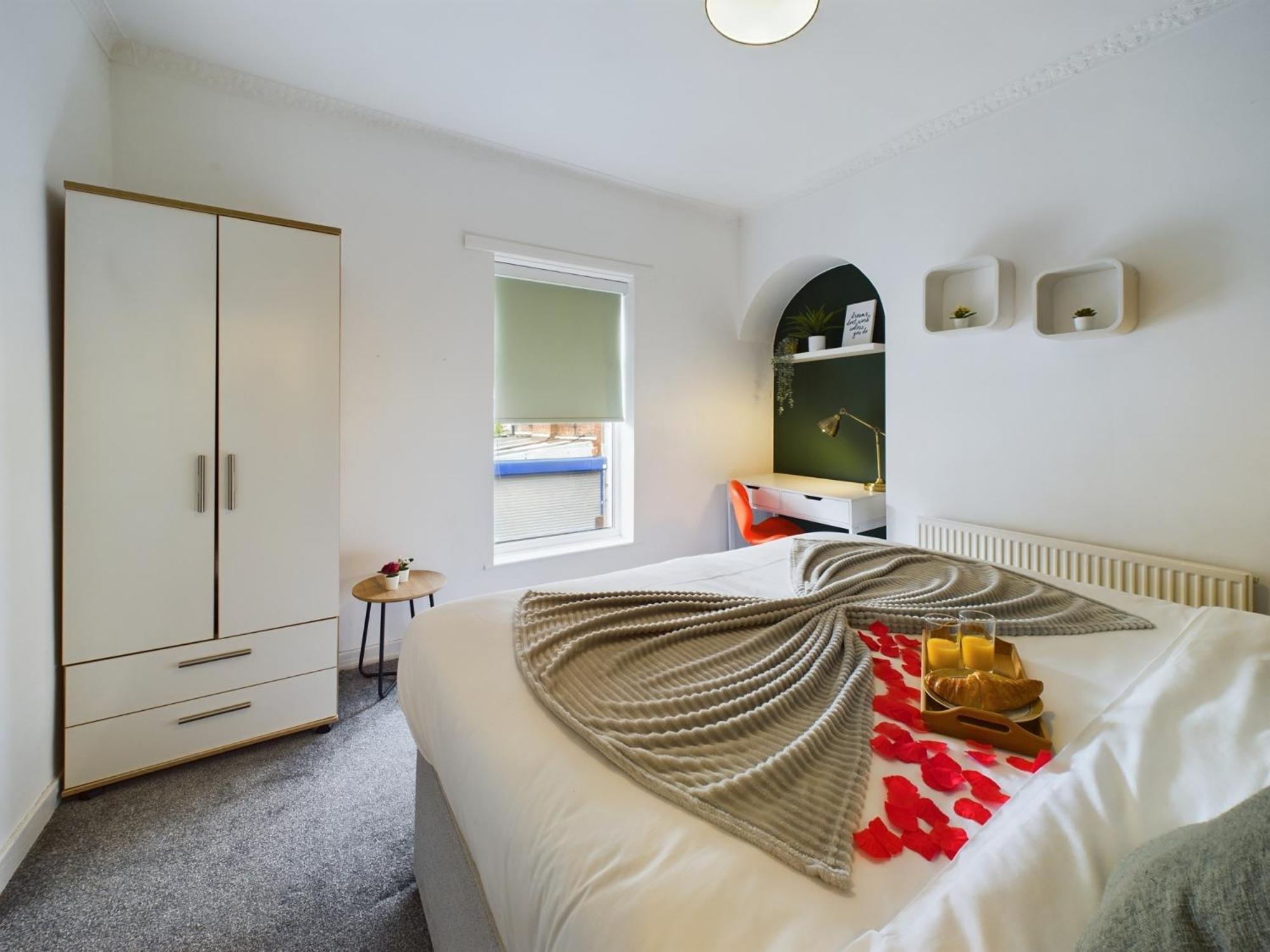 Charming Apartments - Cosy Retreat - Short Drive To City Centre - Free Parking 리버풀 외부 사진
