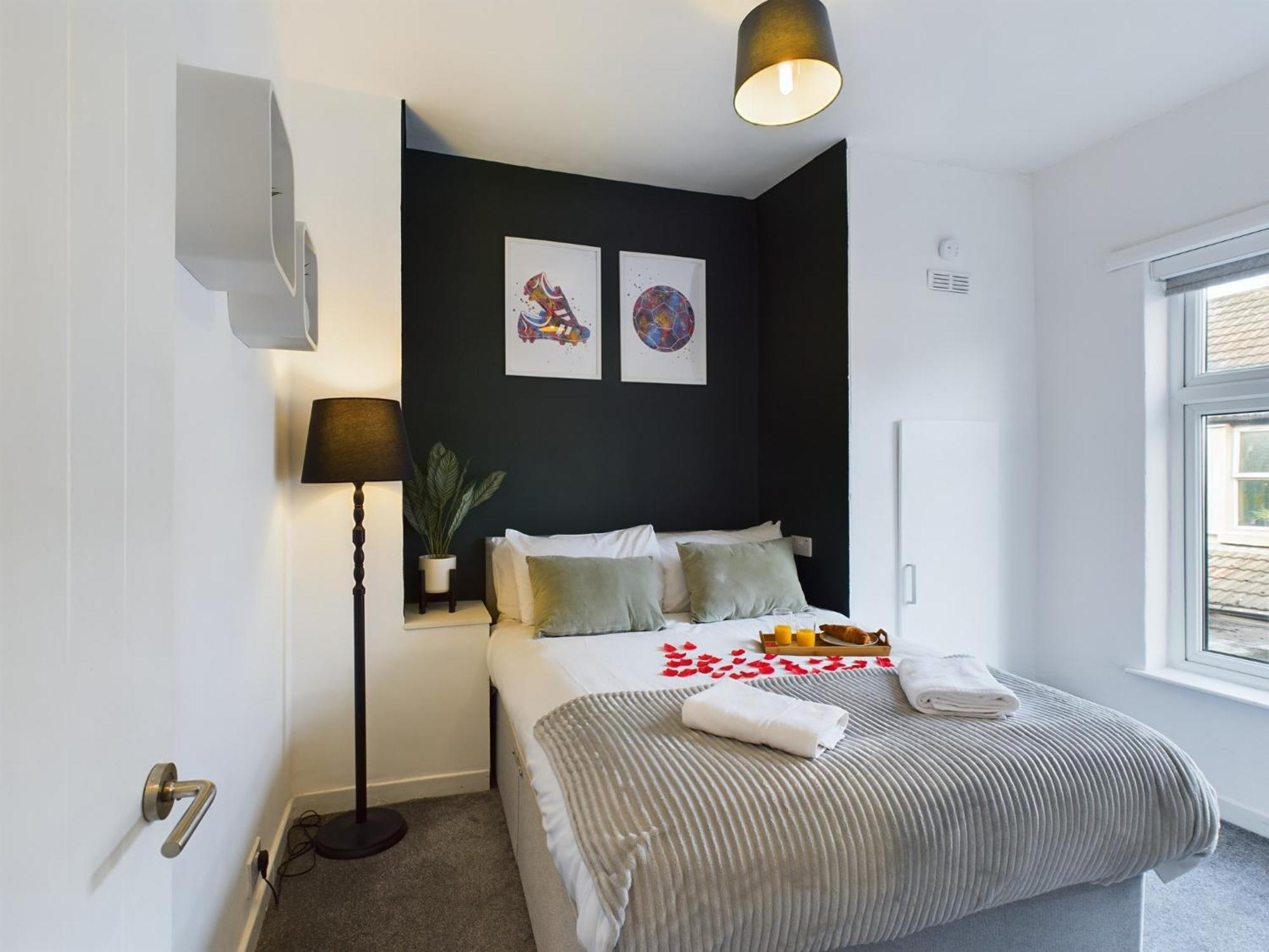 Charming Apartments - Cosy Retreat - Short Drive To City Centre - Free Parking 리버풀 외부 사진