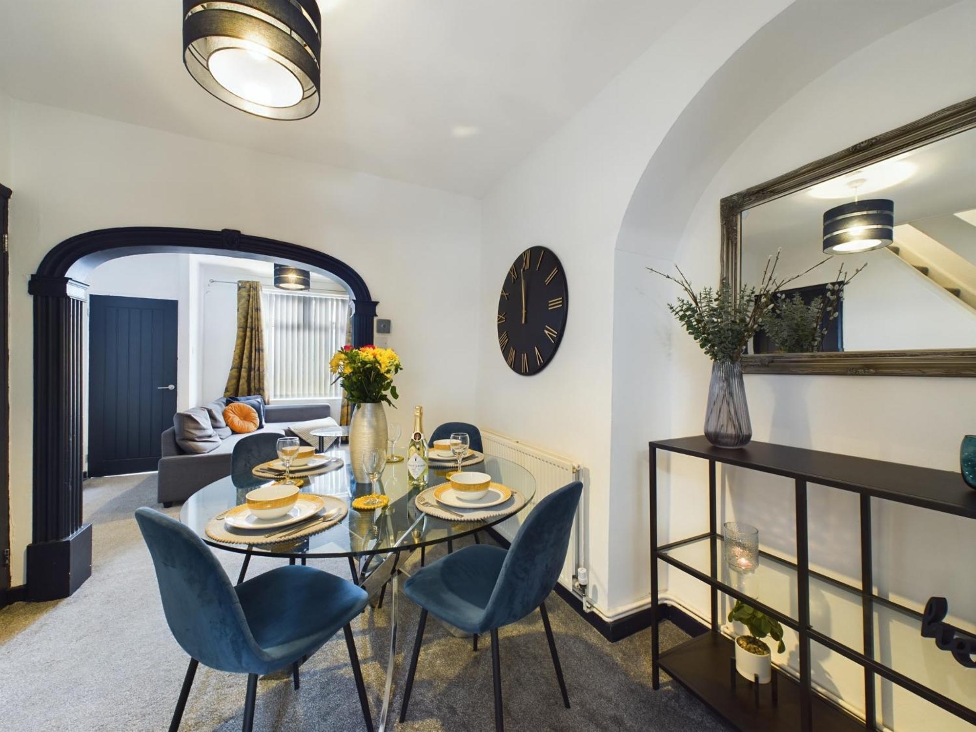 Charming Apartments - Cosy Retreat - Short Drive To City Centre - Free Parking 리버풀 외부 사진