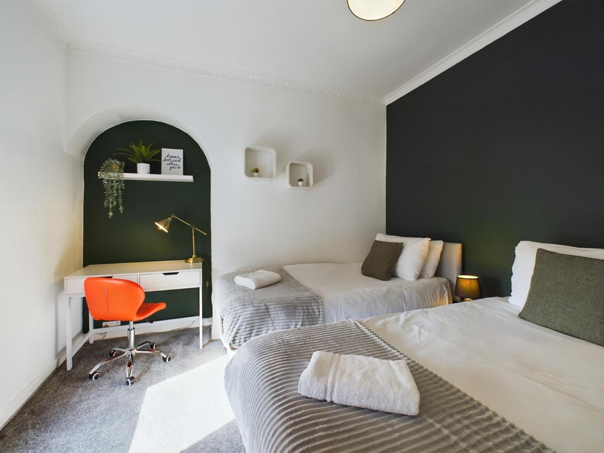 Charming Apartments - Cosy Retreat - Short Drive To City Centre - Free Parking 리버풀 외부 사진