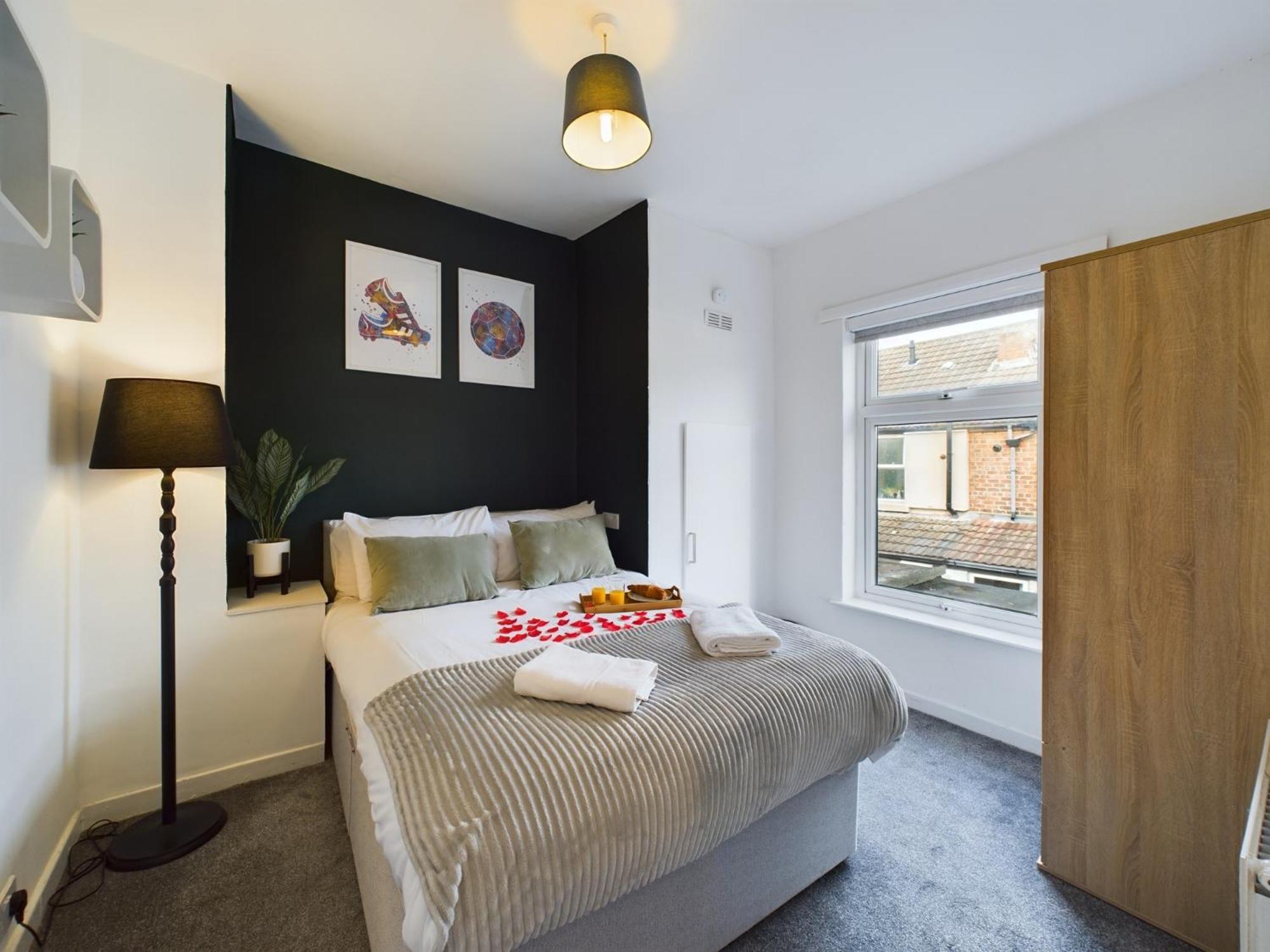 Charming Apartments - Cosy Retreat - Short Drive To City Centre - Free Parking 리버풀 외부 사진