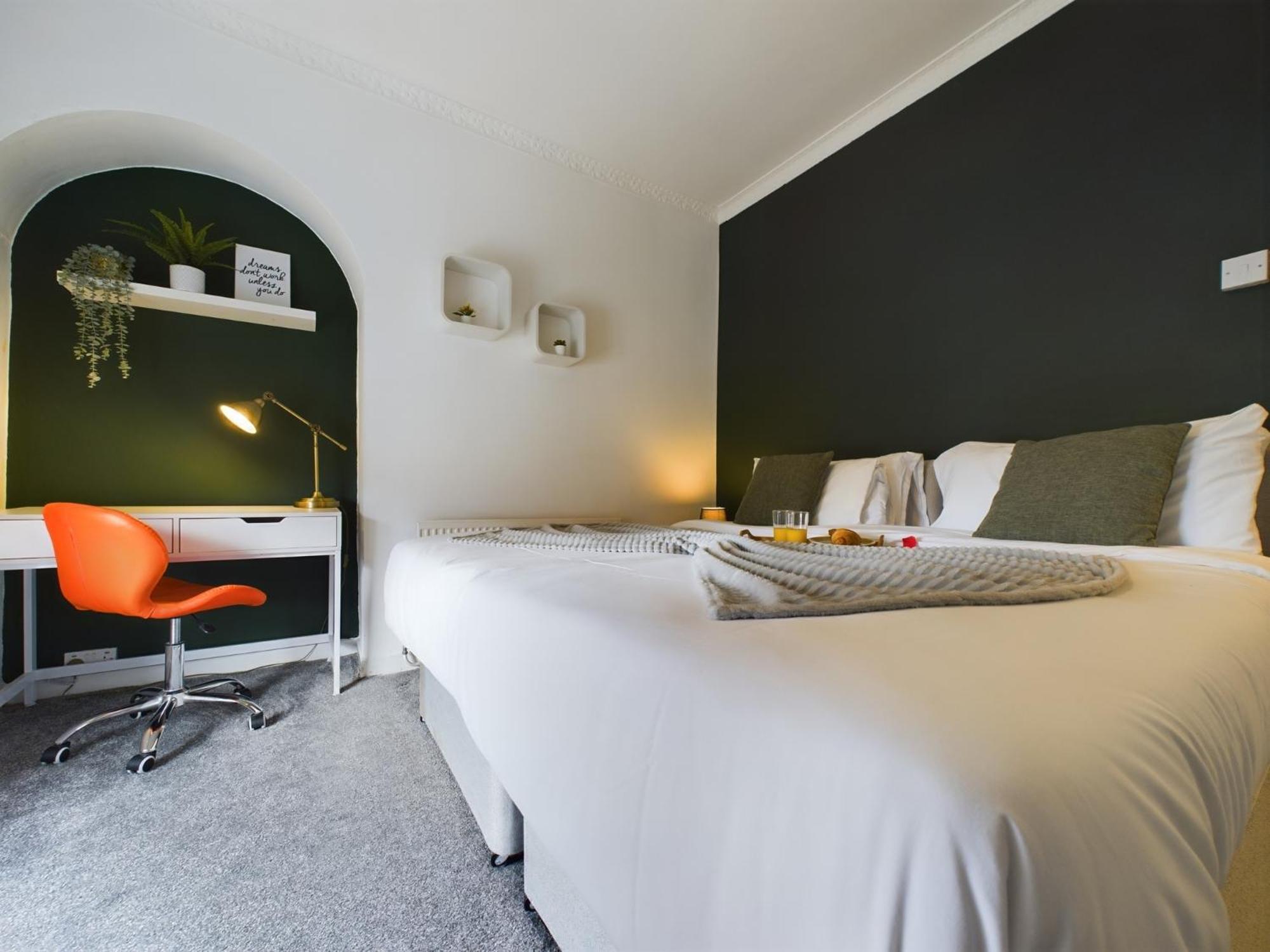 Charming Apartments - Cosy Retreat - Short Drive To City Centre - Free Parking 리버풀 외부 사진