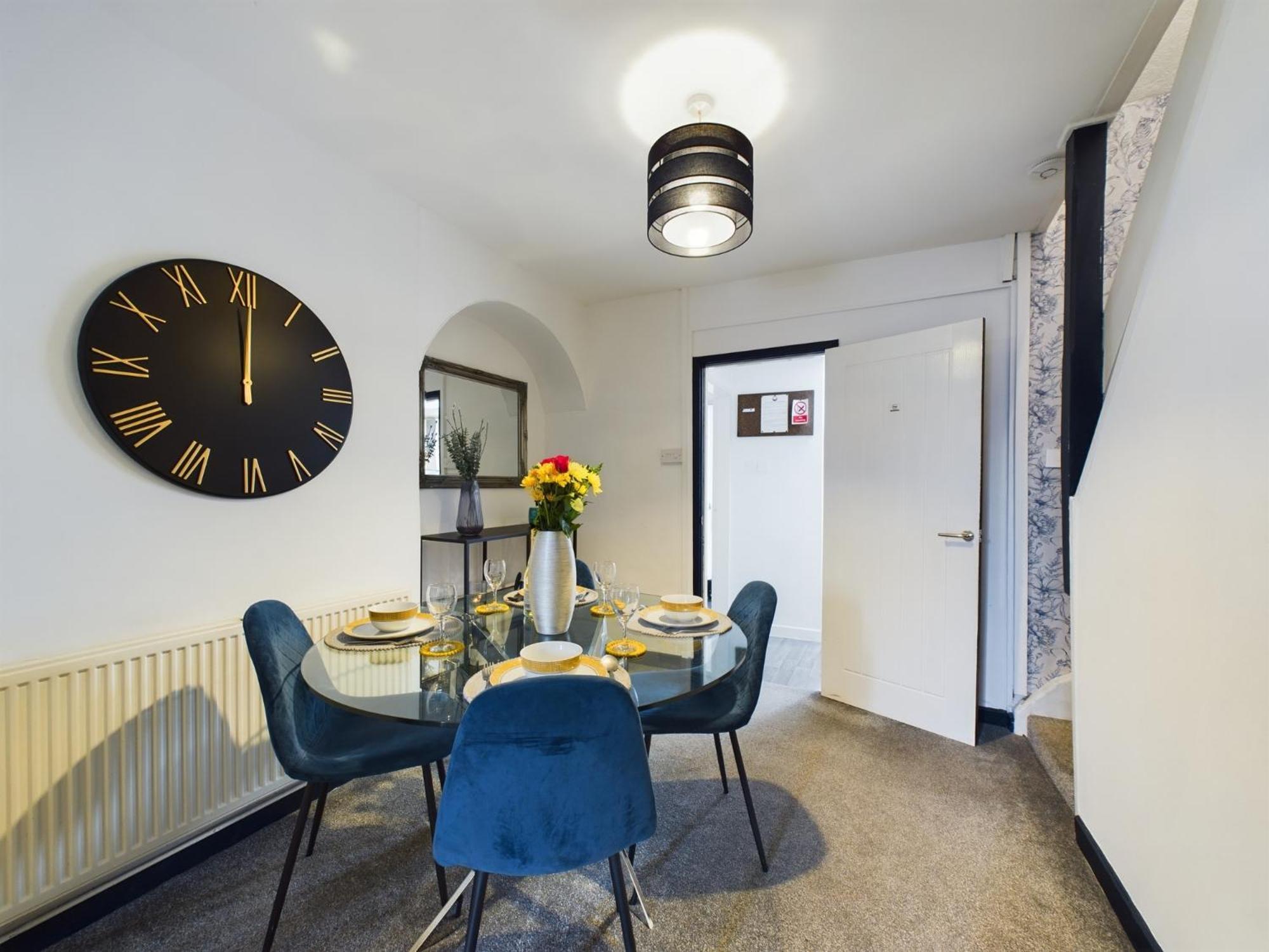 Charming Apartments - Cosy Retreat - Short Drive To City Centre - Free Parking 리버풀 외부 사진